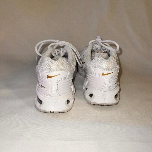 Women's Nike Air Max Torch 4 Running Shoe in Platinum Rose Gold  Size: 6 - Picture 4 of 5